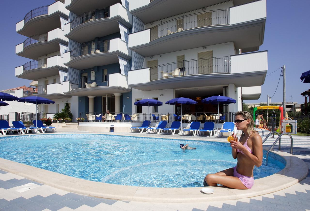 Residence Il Girasole 1 Alba Adriatica Exterior foto