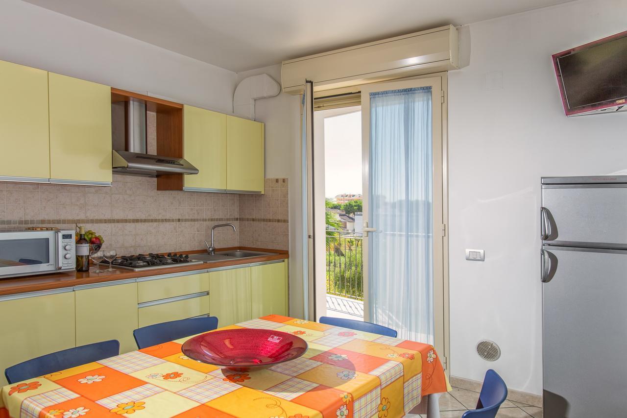 Residence Il Girasole 1 Alba Adriatica Exterior foto